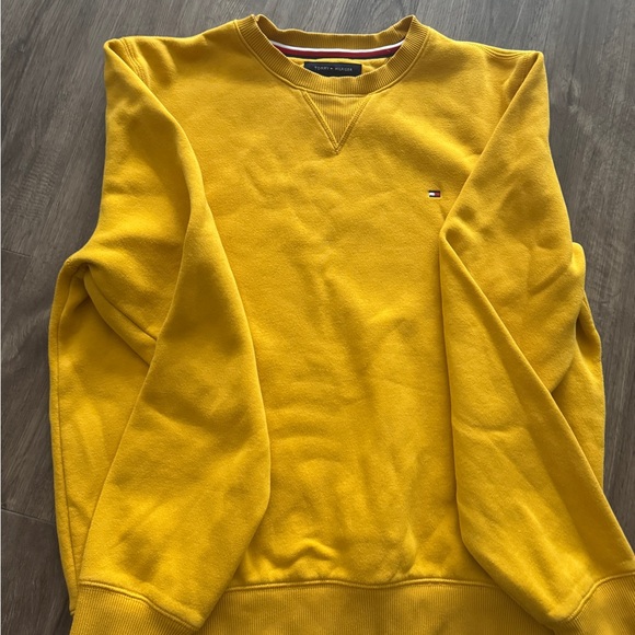 Tommy Hilfiger Men's Mustard Crewneck Sweater - Picture 1 of 2